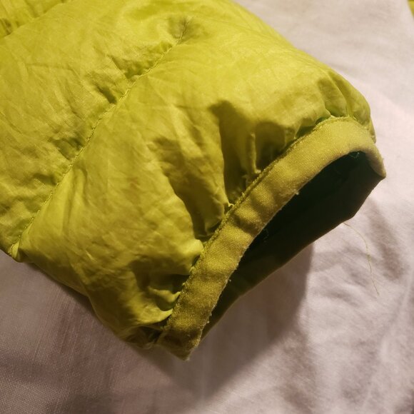 Patagonia Chartruese Down Jacket Women's M - Picture 9 of 11